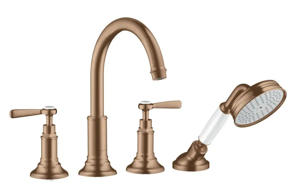Vier-teilige Armatur von AXOR mit gebürstetem Rotgold-Finish und Hebelgriffen. Enthält einen hohen Auslauf und eine Handbrause für die Dusche.